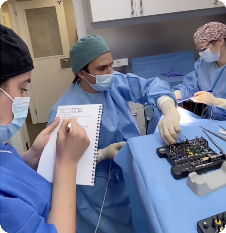 Dentiste en opération